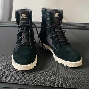 Sorel boots size 6.5